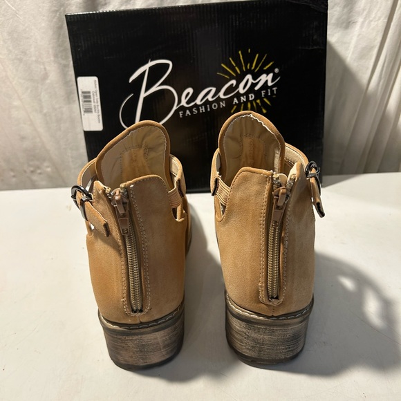 Beacon tan ankle boots with zip up heel & 1” block heel size 9M NWT - Picture 3 of 7